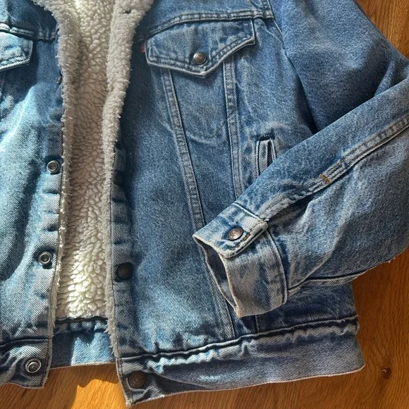 Vintage Levi’s Sherpa Denim Jacket Men